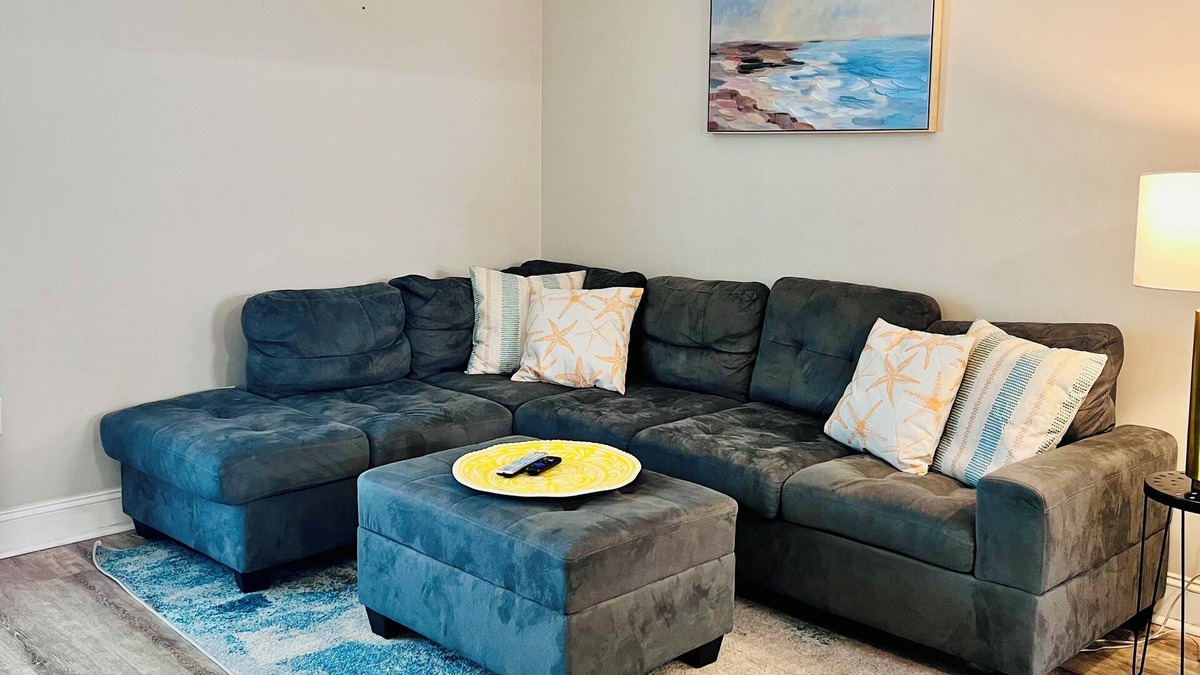 Golden Mile House | Spacious and Central Family/Pet Friendly Townhome with Pool, Half Mile to Beach!