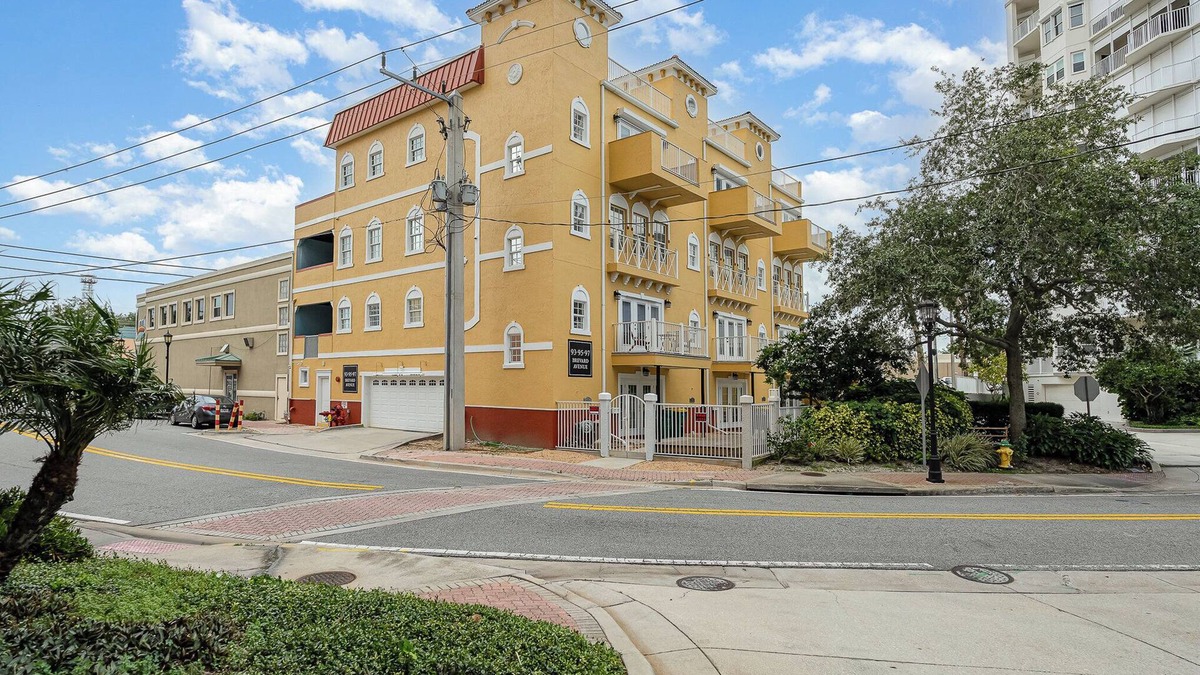 Cocoa House | Spacious and Central Downtown Cocoa Village Estate 2 with River Views!