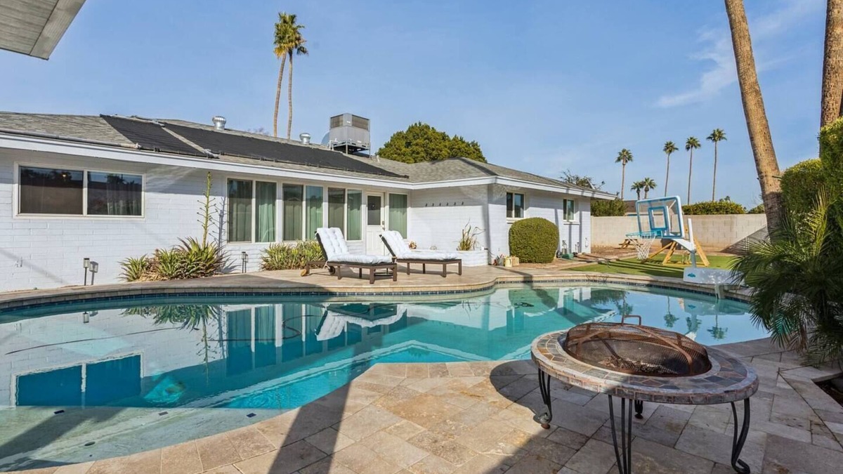 Tempe House | Spacious and Centralized Home in Tempe-Large Pool & Yard