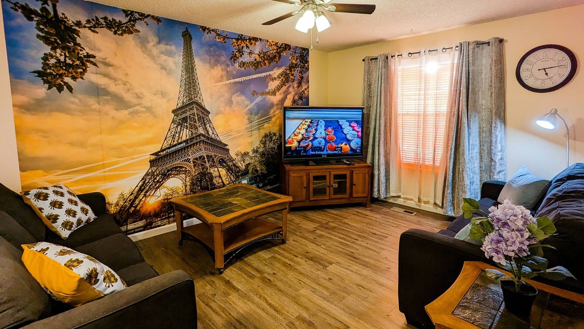 Overland Park House | Spacious and comfortable 3 bedrooms house in the heart of Overland Park