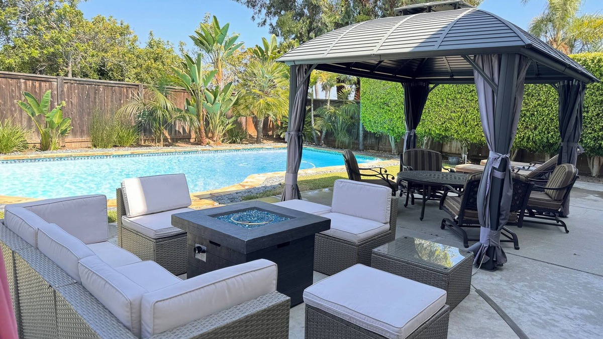 Encinitas House | Spacious and comfy! Private Yard, Pool, Close to Beaches, Hiking, Golf & Shops!