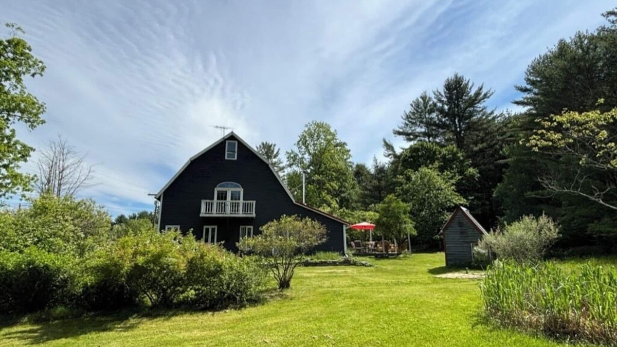 Cochecton House | SPACIOUS and COMFY RENOVATED BARN - pets welcome!