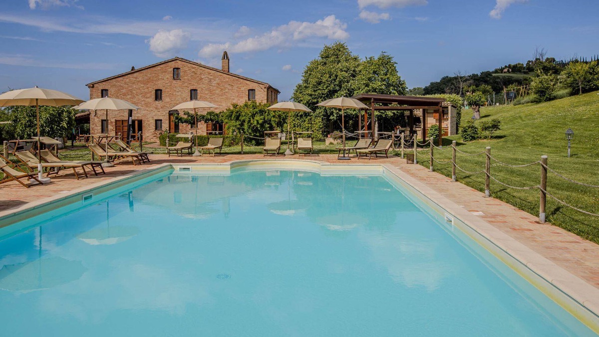 Corinaldo Villa | Spacious and cosy villa with pool in the countryside, just 15 minutes from the beaches of Senigallia