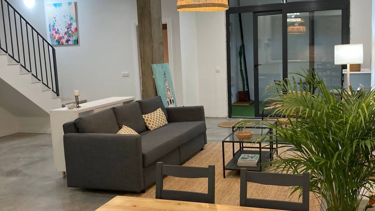 Tabladilla-La Estrella Apartment | Spacious and cozy apartment with courtyard near Plaza de España