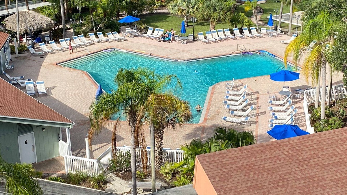 Nokomis House | Spacious and cute 1-bedroom home with plenty of activities in Nokomis/Venice