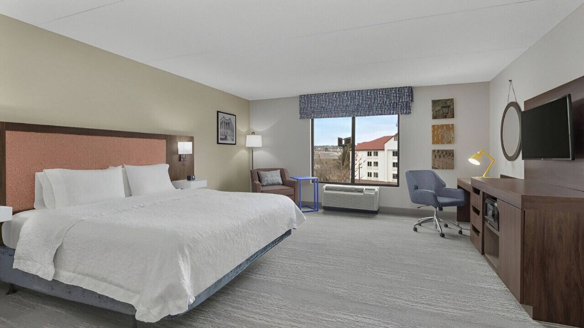 Macon House | Spacious and Fantastic Room! With Free Breakfast