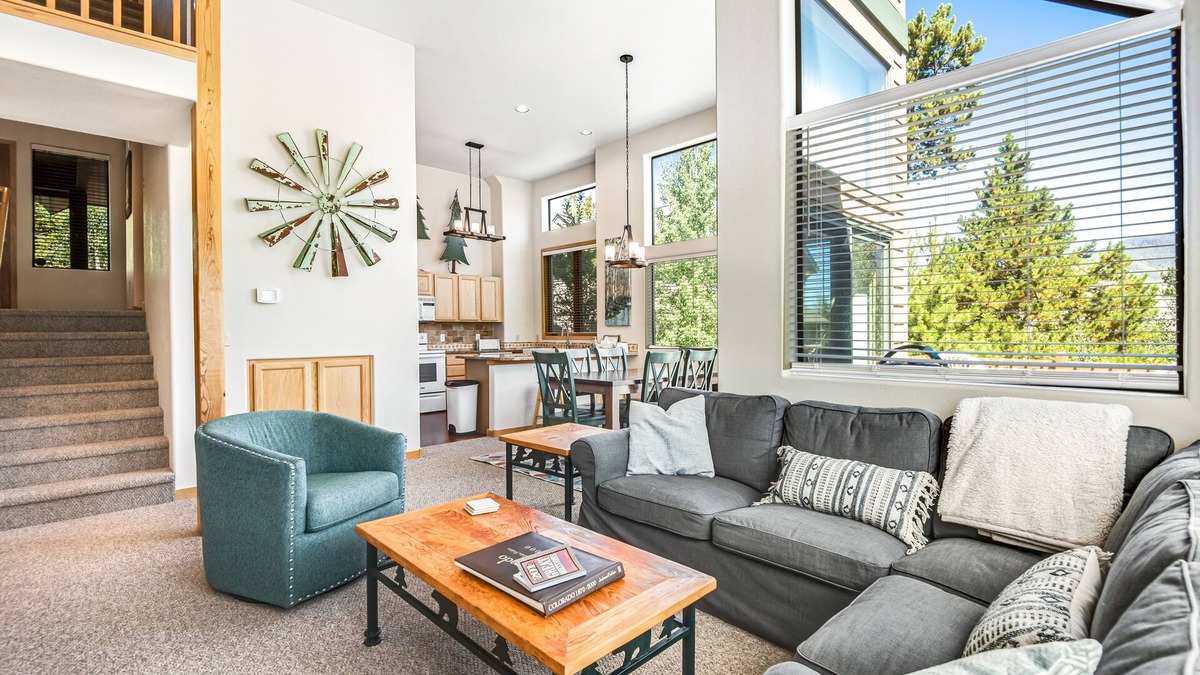 Three Peaks House | Spacious and Inviting Mountain-View Retreat with On-Site Golf and Skiing