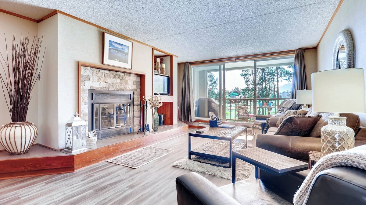 Keystone Condo | Spacious and Modern 2Br Premier- The Pines by RedAwning