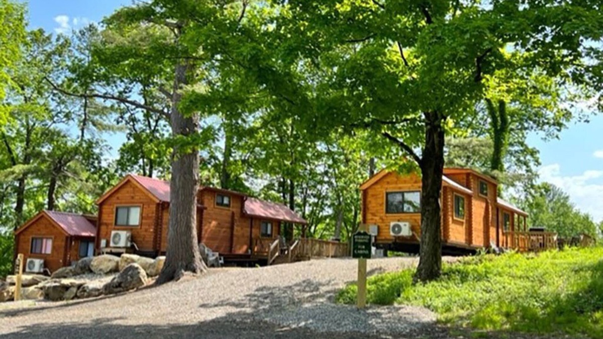 Ashford Cabin | Spacious and new deluxe cabin in family campground in Northeastern CT