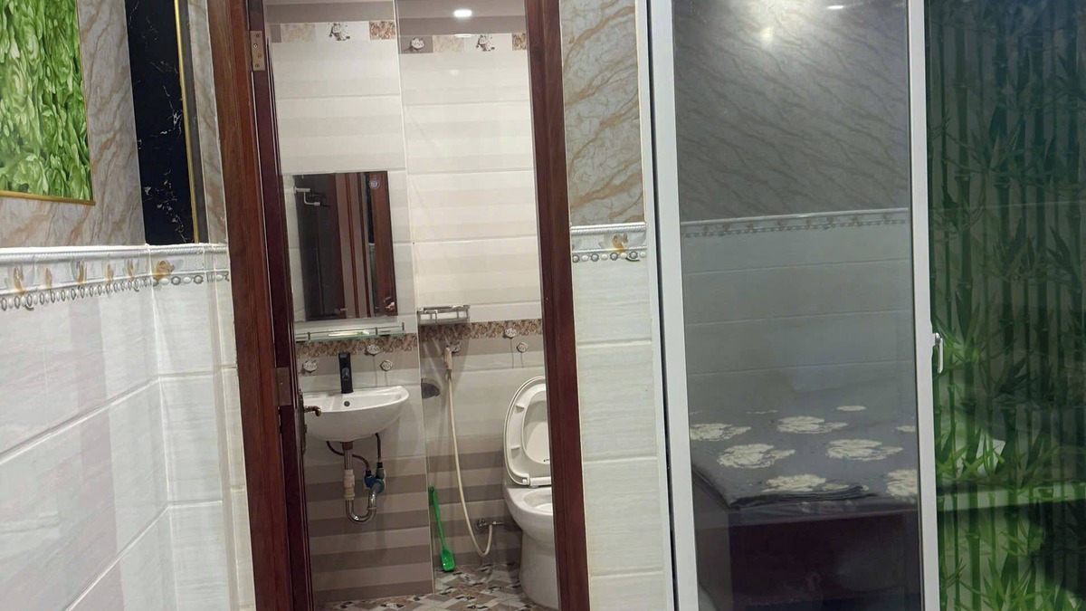 Korean Industrial Zone House | Spacious and peaceful homestay | New Room | Easy Access to Airport & Downtown