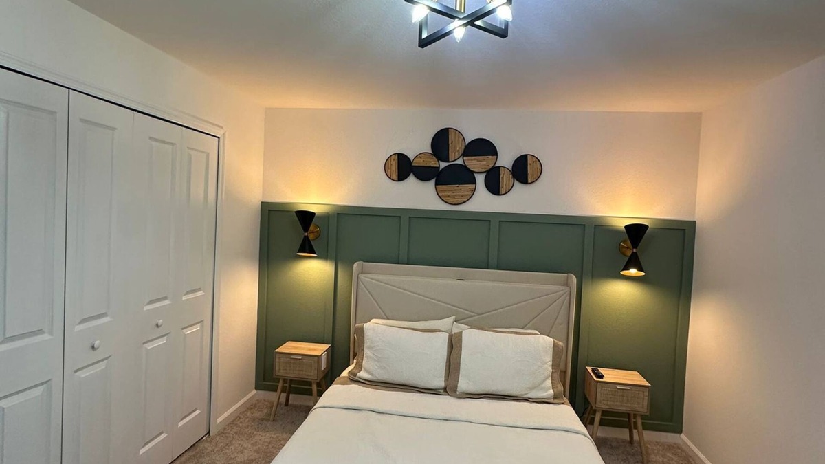Port Charlotte House | Spacious and private bedroom in a modern new home in Port Charlotte with AC,WiFi