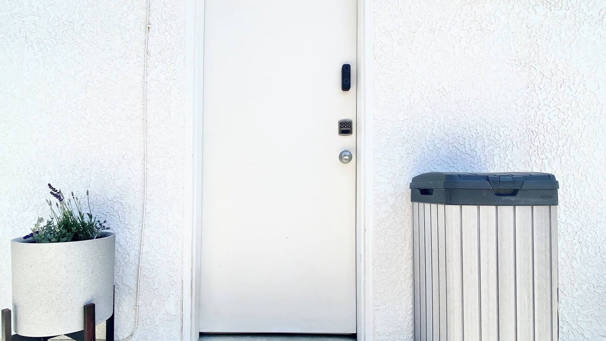 Raisin House | Spacious and Relaxing guest unit in Fresno