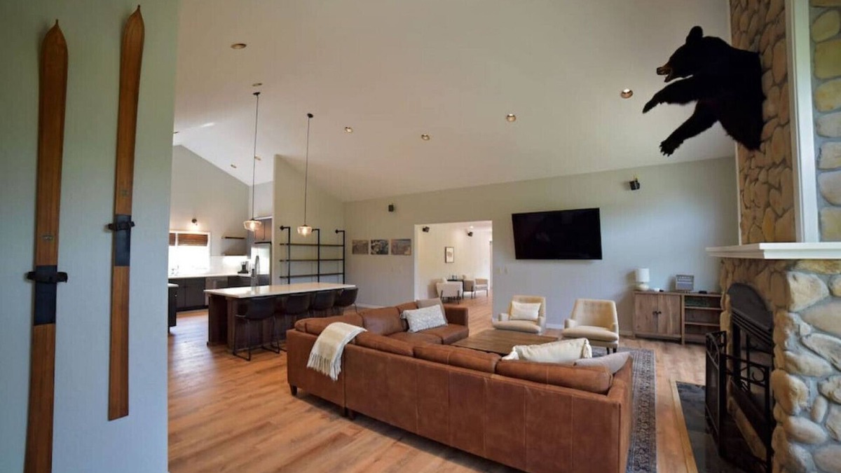 Three Peaks House | Spacious and Scenic Mountain Home