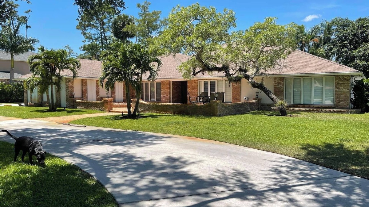 Wellington House | Spacious and Serene Equestrian Home with Saltwater Pool in Wellington.