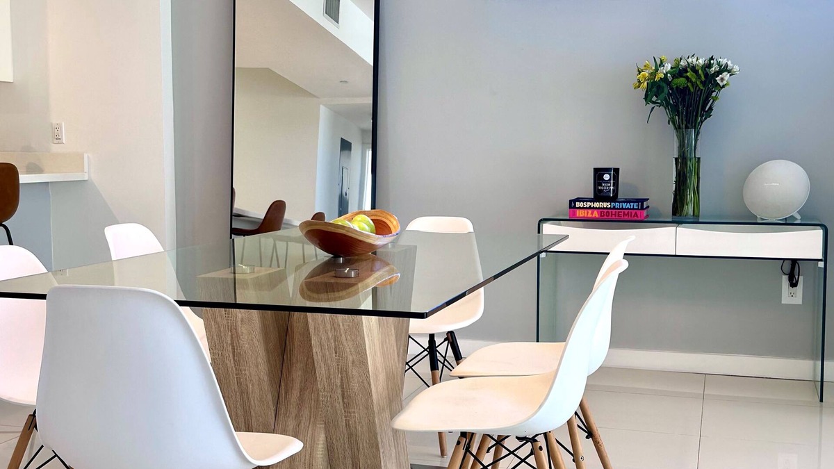 Bay Harbor Islands Apartment | Spacious and Comfortable 2BD Penthouse | Balcony, Kitchen and Daily Housekeeping