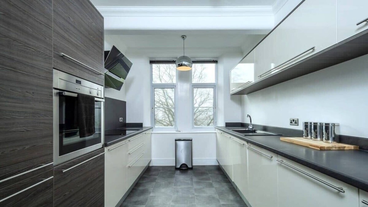 Pill Apartment | Spacious Apartment, 10 mins drive to Clifton
