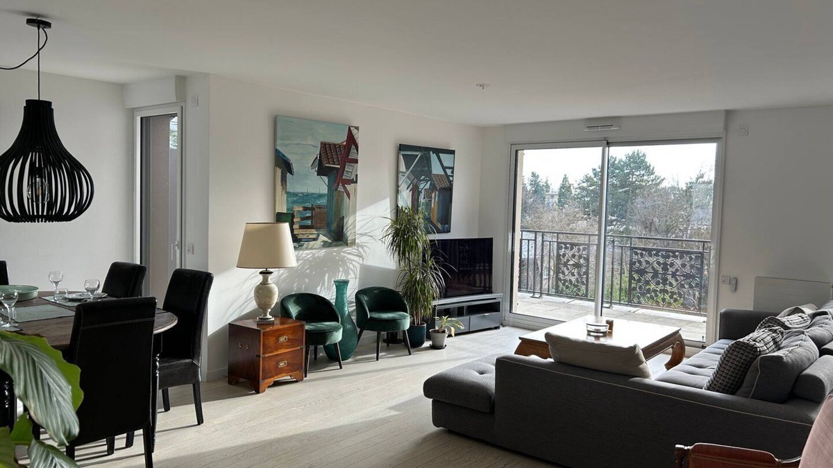 Saint-Cloud Apartment | Spacious apartment at the gates of Paris