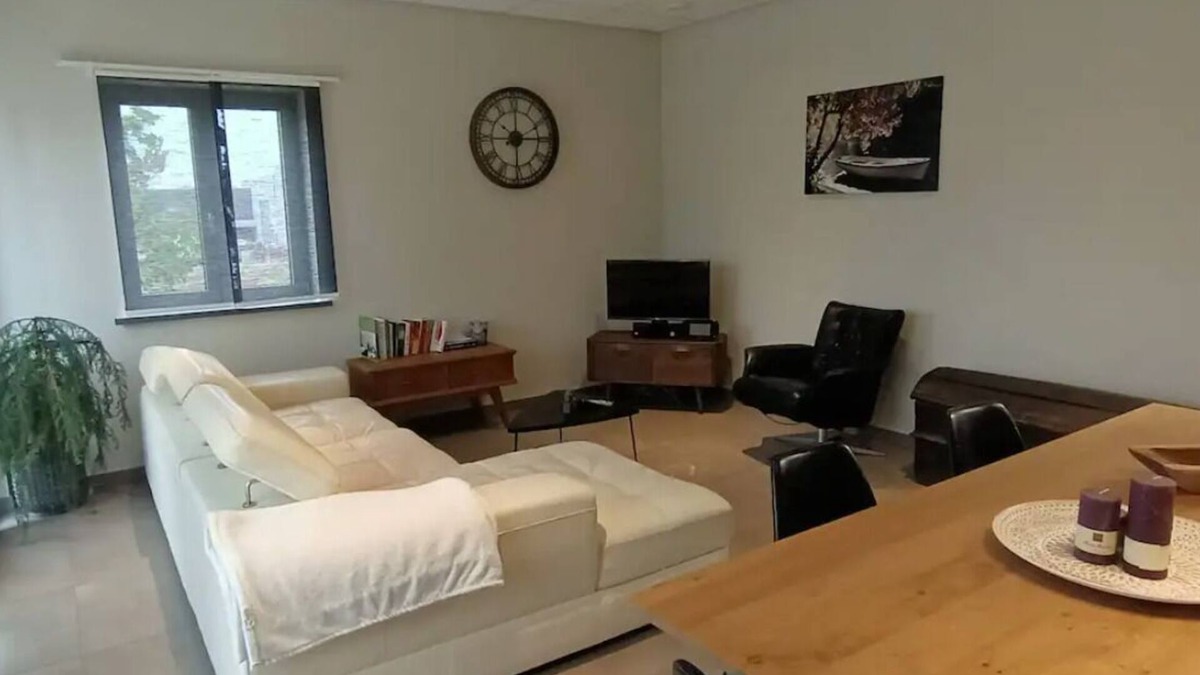 Neeroeteren Apartment | Spacious Apartment