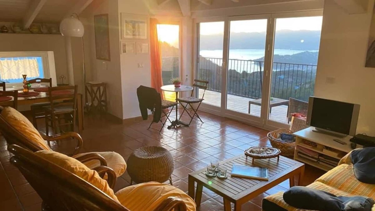 Lerici House | Spacious apartment, close to the sea, sea view, free shuttle bus to the beach