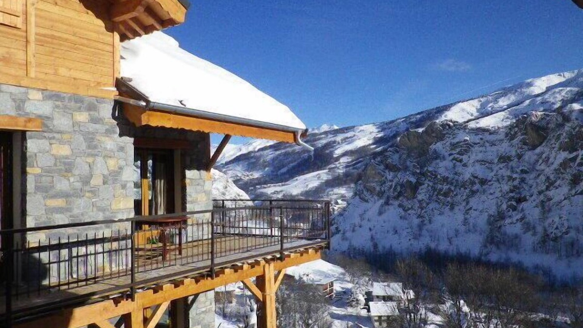 Valloire Apartment | SPACIOUS APARTMENT FOR A DREAM VACATION IN A CHALET FOR 14 PEOPLE
