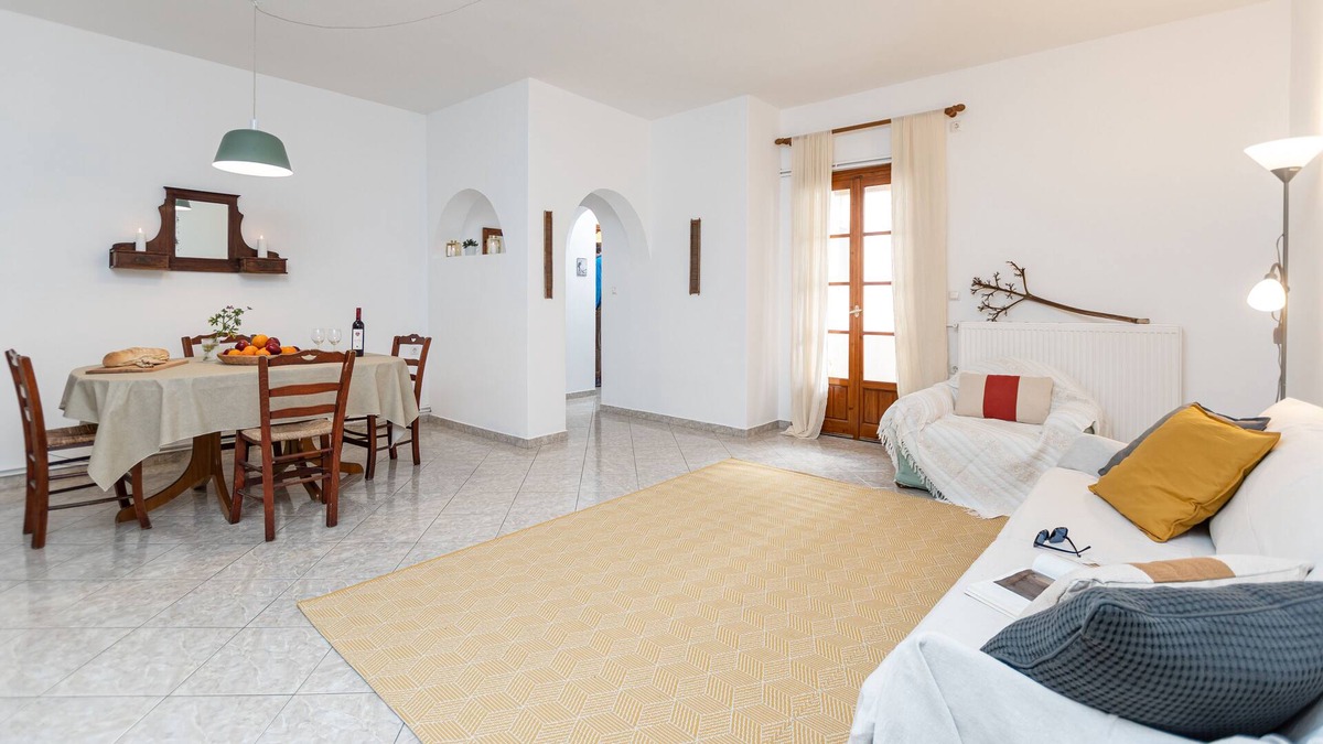 Aperathos Apartment | Spacious apartment at traditional village of Apeiranthos Naxos