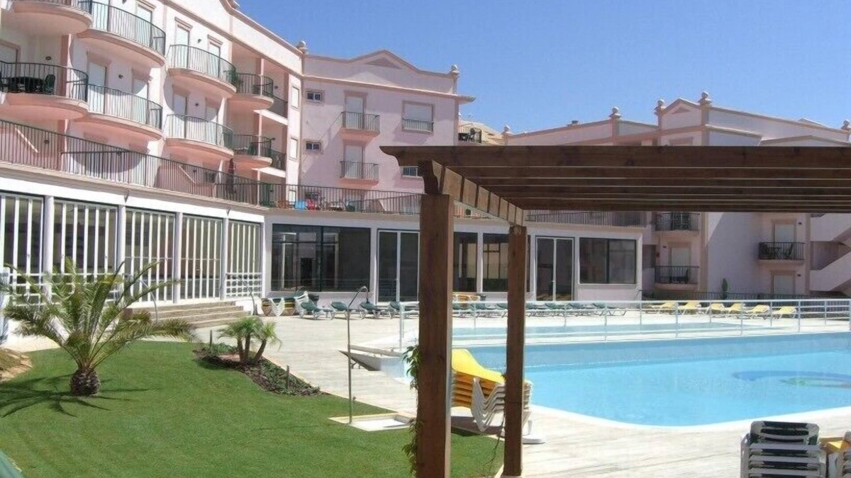 Luz Apartment | Spacious apartment. Huge balcony overlooking pools & gardens. Free WiFi. 3071/AL