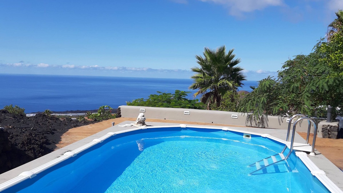 Los Llanos Apartment | Spacious apartment in a quiet location with fantastic sunsets