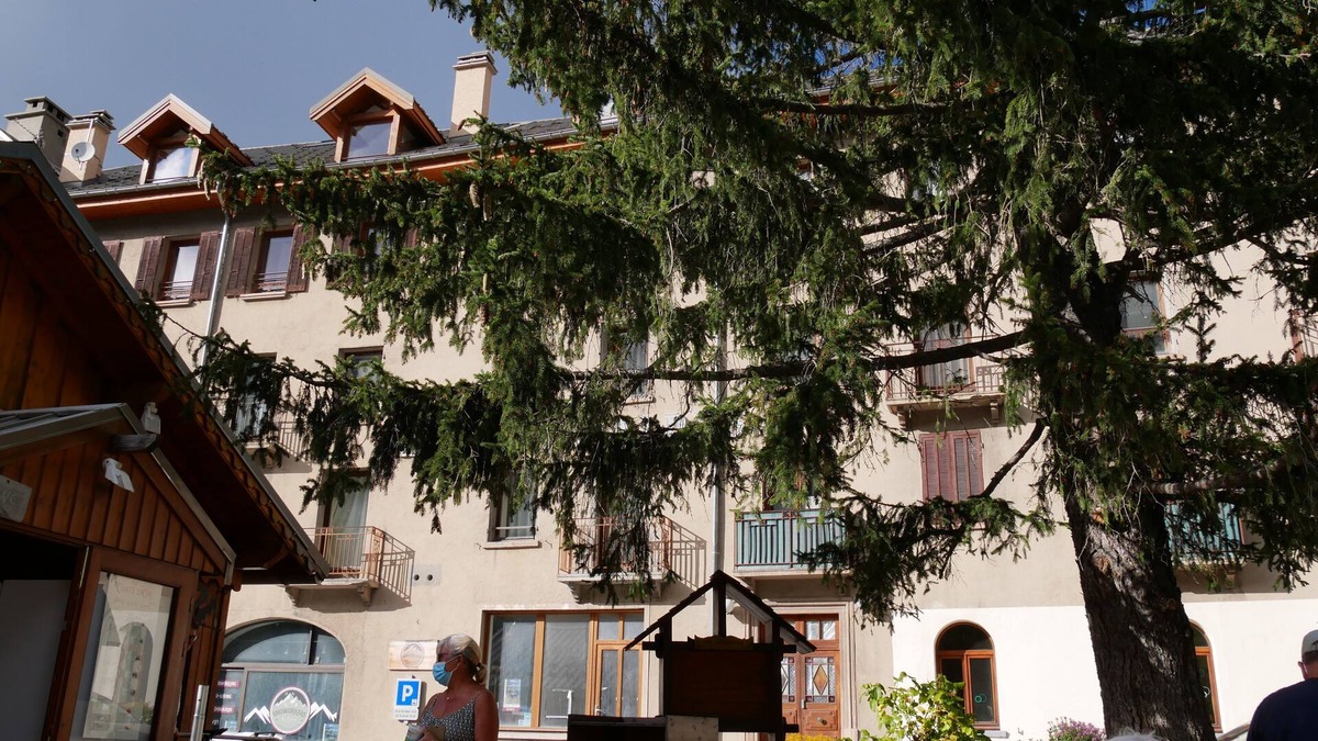 La Grave Apartment | Spacious apartment in the center of La Grave