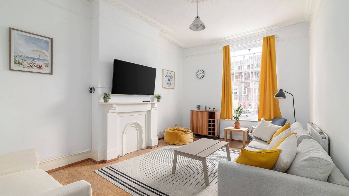 Brixton Apartment | Spacious apartment in London