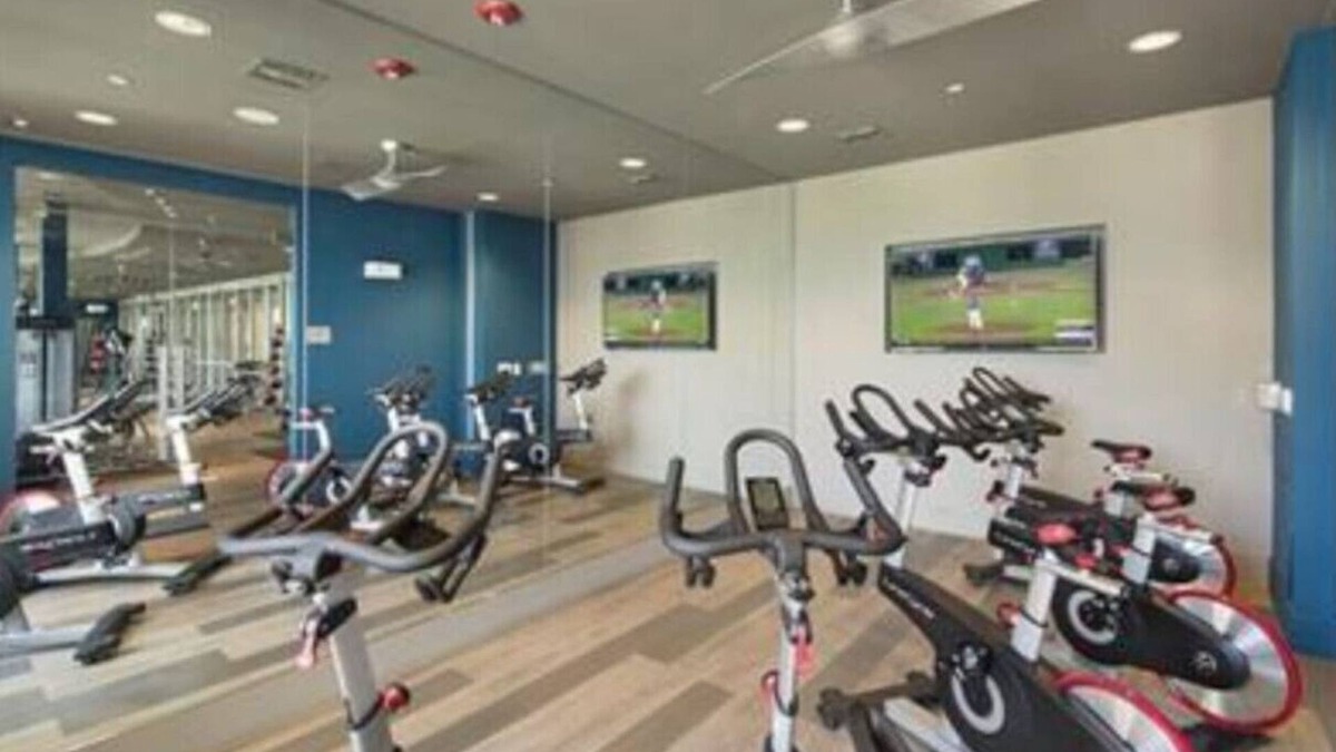 The Galleria Apartment | Spacious apartment near Galleria