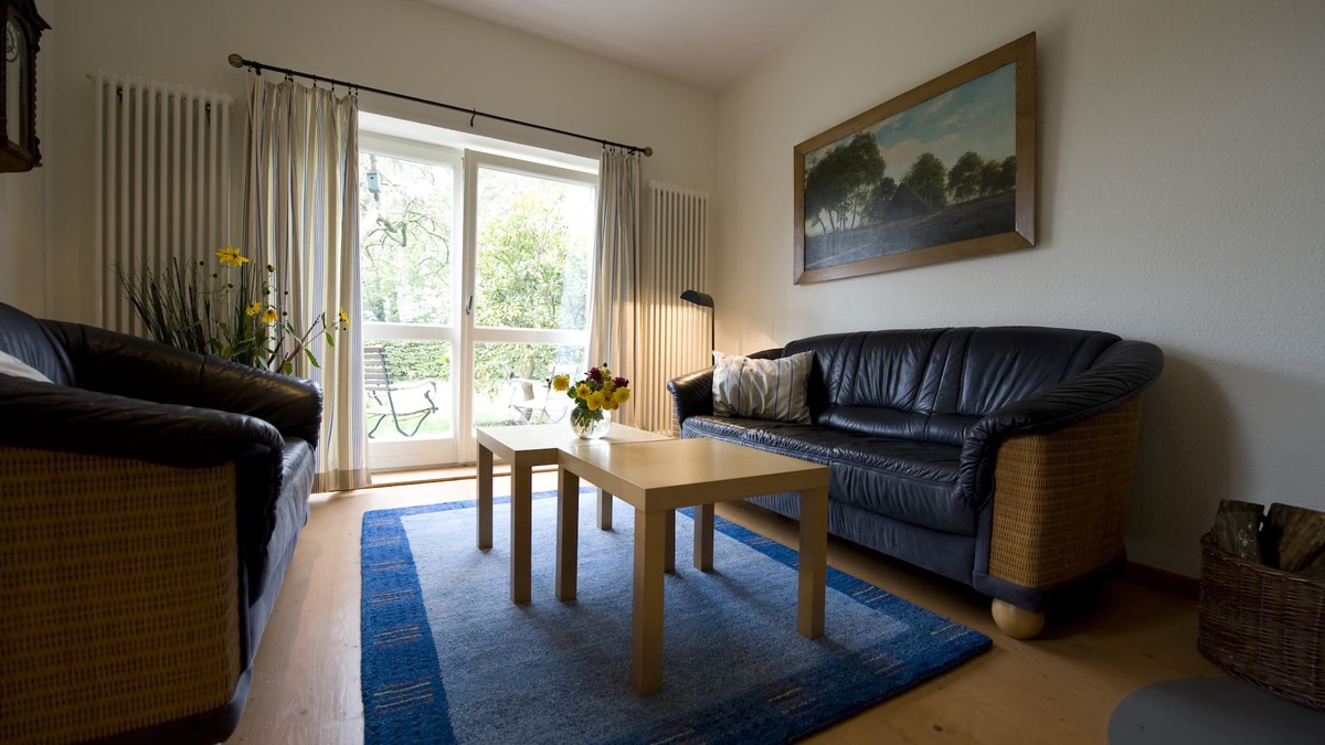 Nordenholz Apartment | Spacious apartment * On the mountain 1 * on the edge of the forest Hasbruch