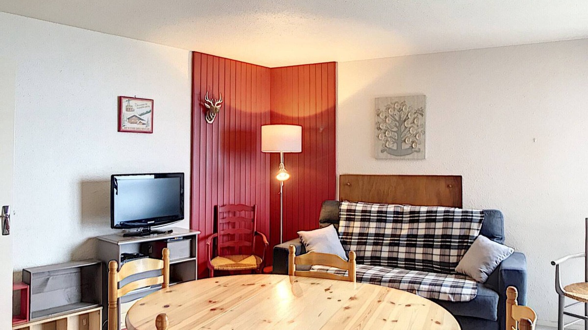 Villarembert Apartment | Spacious apartment with heated pool, center of the resort, at the foot of the slopes