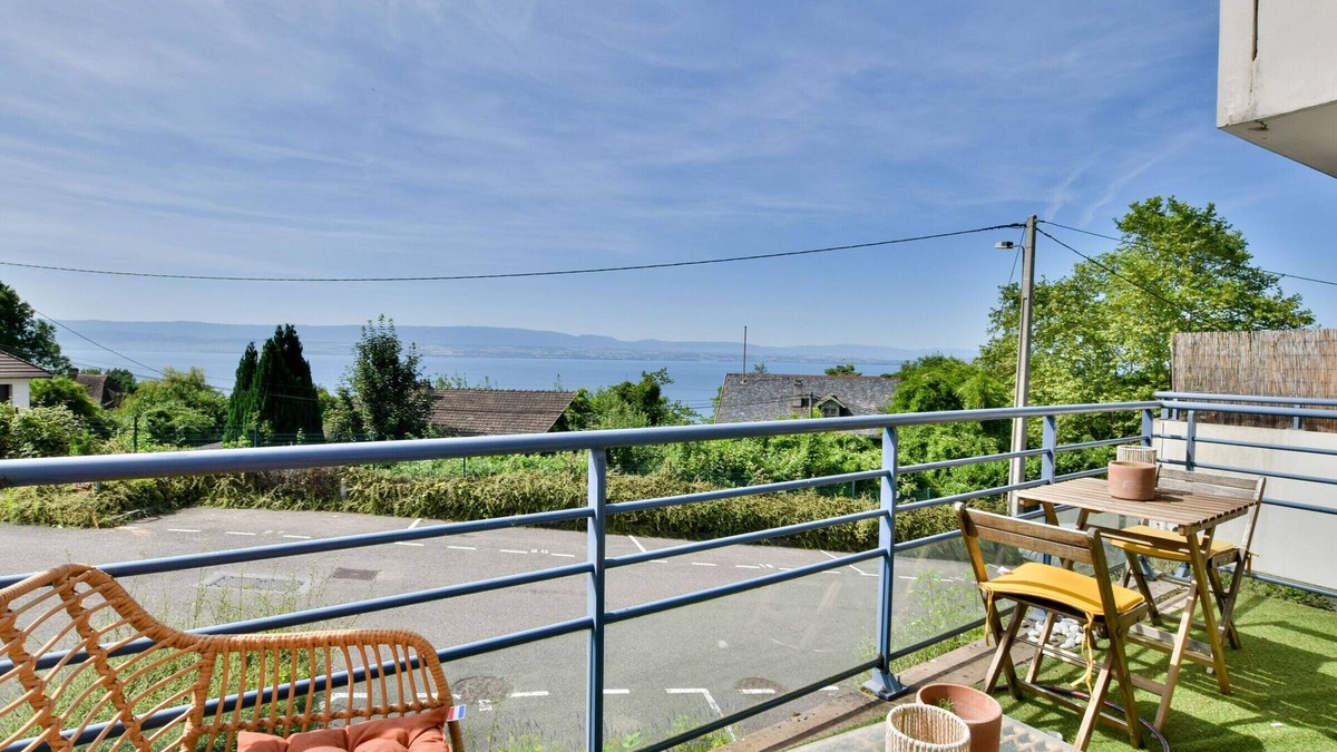 Publier Apartment | Spacious apartment with pool, balcony, parking and wifi in Publier