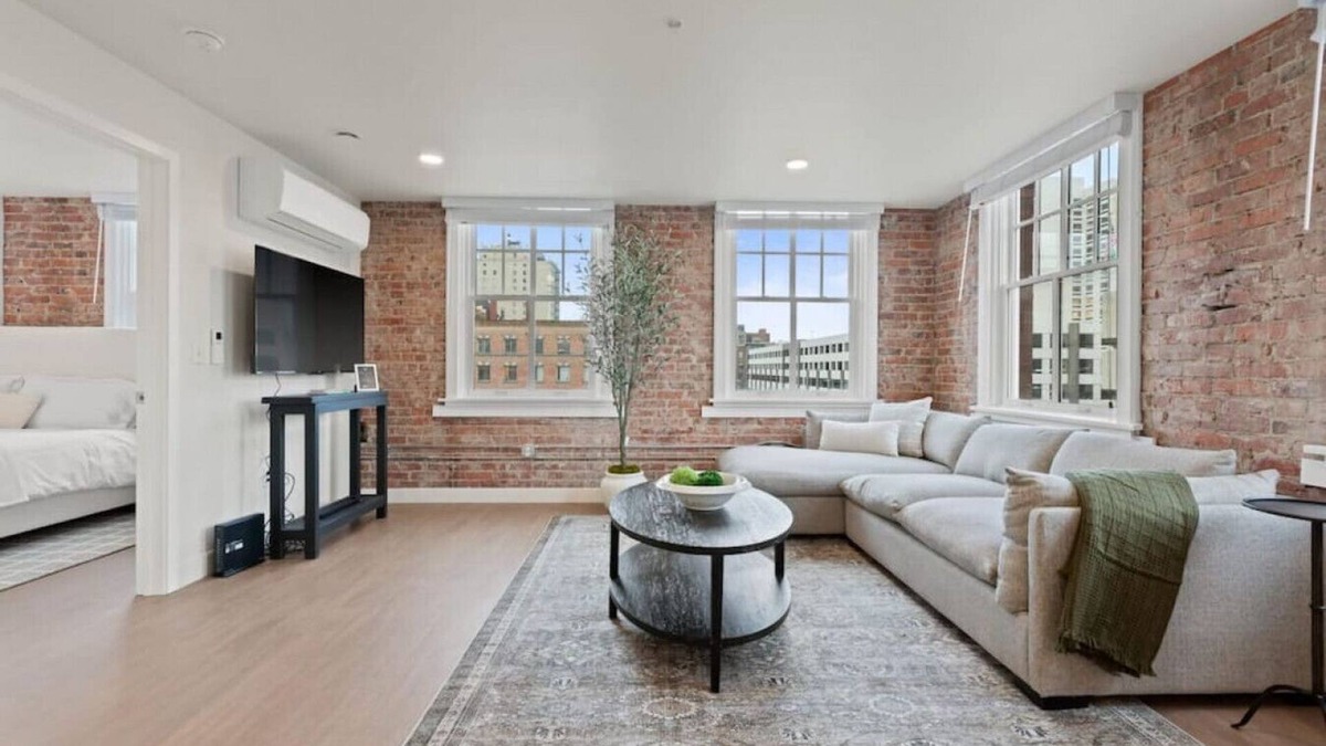 Riverside Apartment | Spacious Apartment with King Beds! J&K on Main
