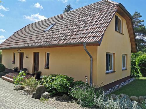 Usedom Apartment | Spacious appartment in Wilhelmshof near Lake
