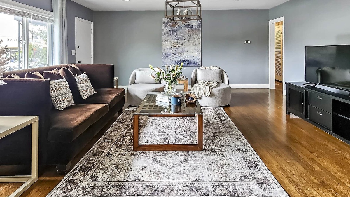 Palms Apartment | Spacious Apt. Min to Downtown Culver City & Venice Beach