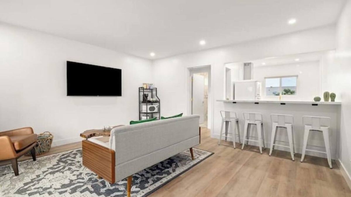 Pasadena Apartment | Spacious Apt w/1BR - City Center