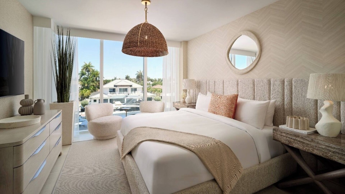 17th Street Causeway Hotel | Spacious Balcony Retreat Close to Fort Lauderdale Beach – Recharge in Modern Ele