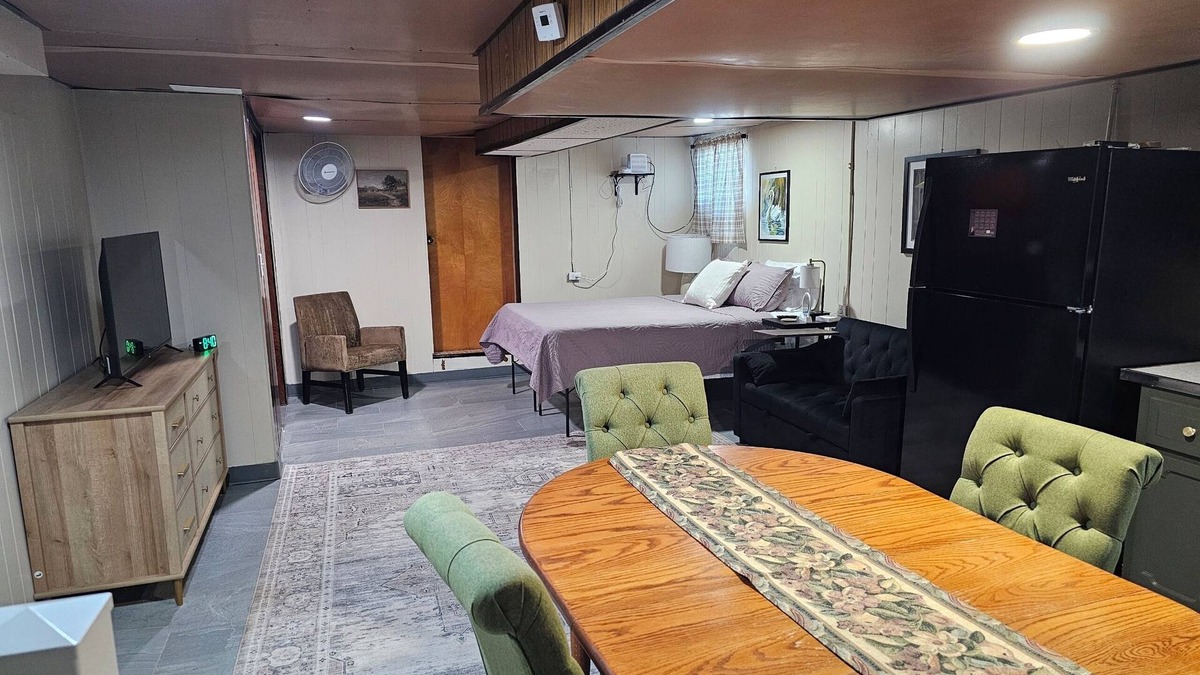 Steubenville Apartment | Spacious Basement Apartment with Easy Access to Hospitals and Freeways with WiFi
