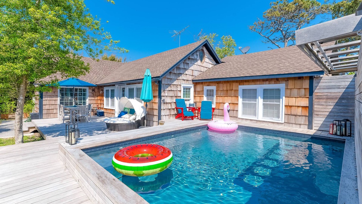 Ocean Bay Park House | Spacious beach cottage with private pool, hot tub, outdoor area & amazing suite