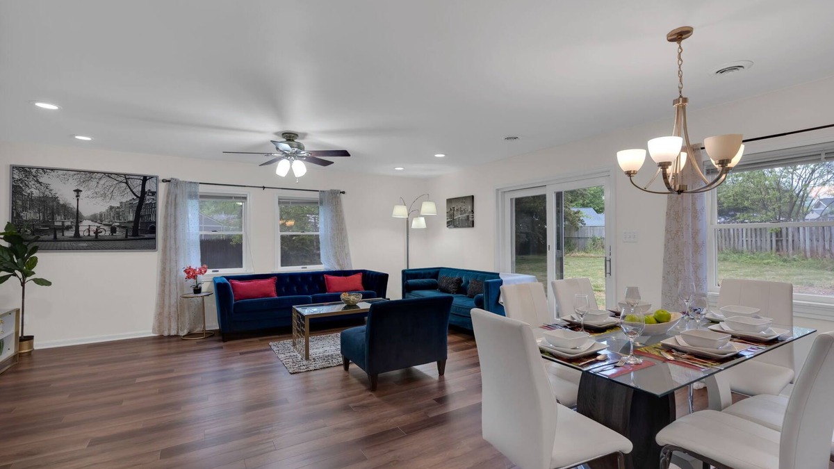 Sterling House | Spacious & beautiful Home Near Herndon/IAD Airport/Ashburn