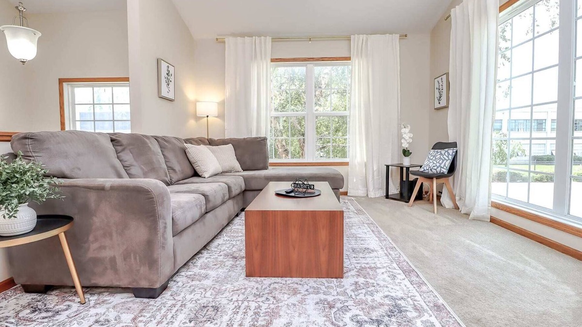 Lincoln House | Spacious Bedrooms 4bd 2b 9 guests BBQ Grill