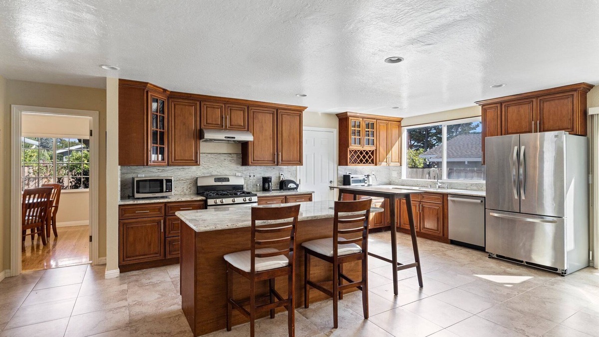 Foster City House | Spacious Bright 4 BR Oasis in Foster City