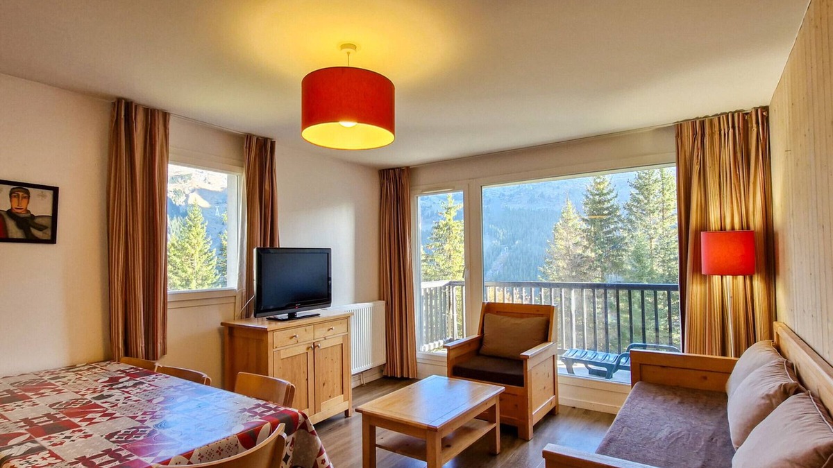 Flaine Apartment | Spacious & Bright Apartment · Central Location · Balcony · Covered Parking