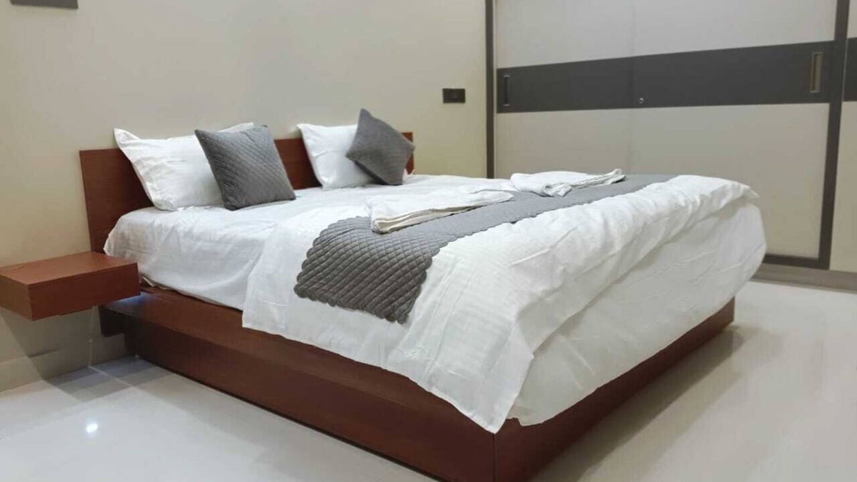 Tirupati House | Spacious building in charming Tirupati with AC, WiFi , Hot water and Lift