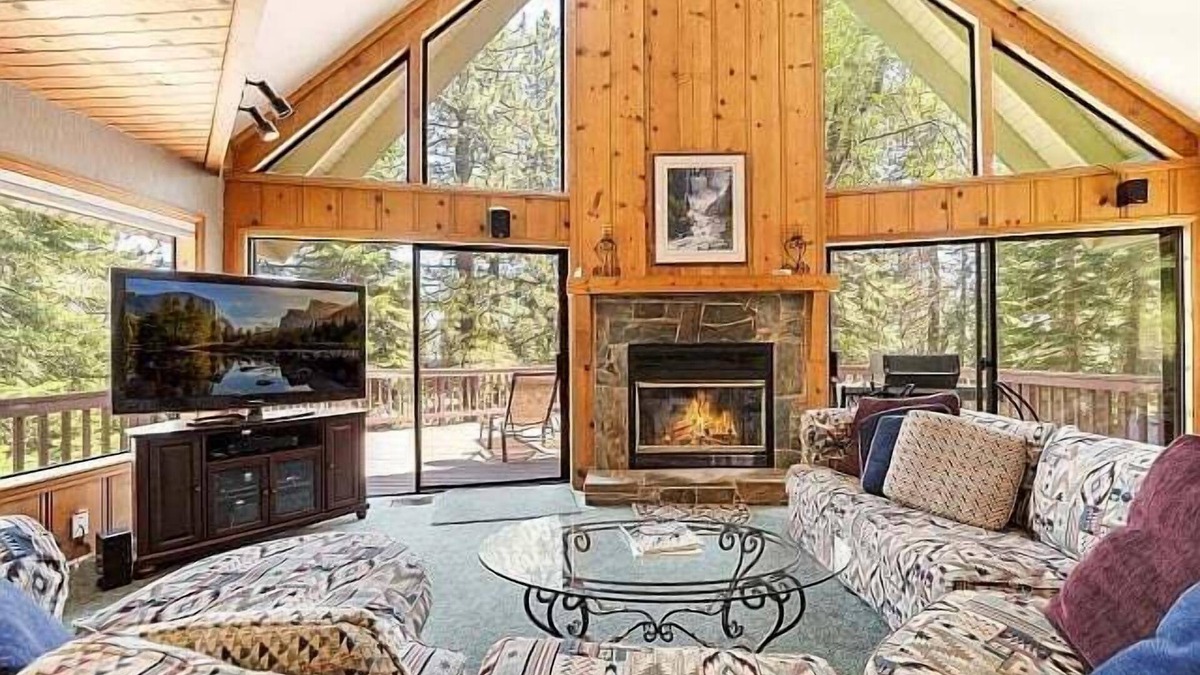 Arnold House | Spacious Cabin Sleeps up to 12! - Sky High #86 by Bear Valley Vacation Rentals