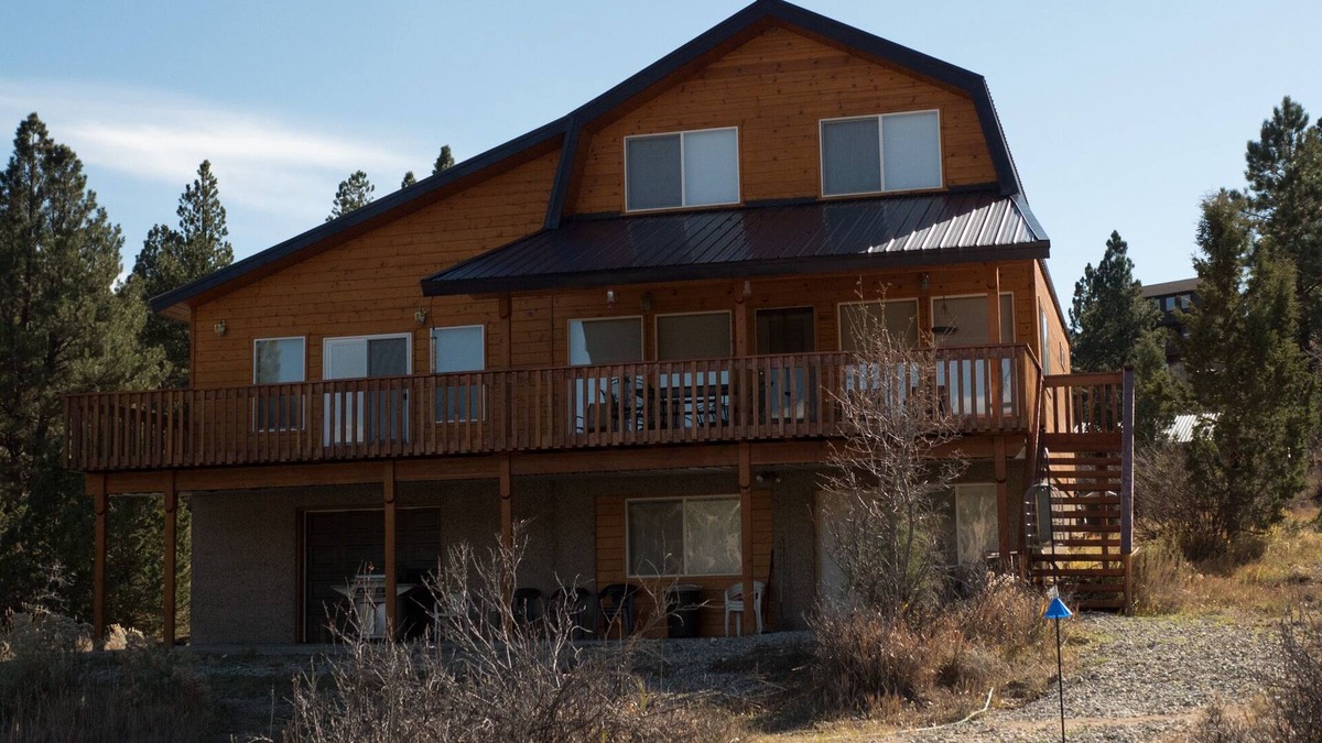 Long Valley Junction Cabin | Spacious cabin w/WIFI and Central Air near Zion and Bryce