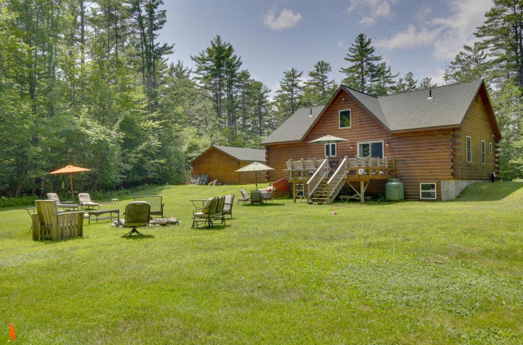 Oxford House | Spacious Cabin with Private Dock on Thompson Lake