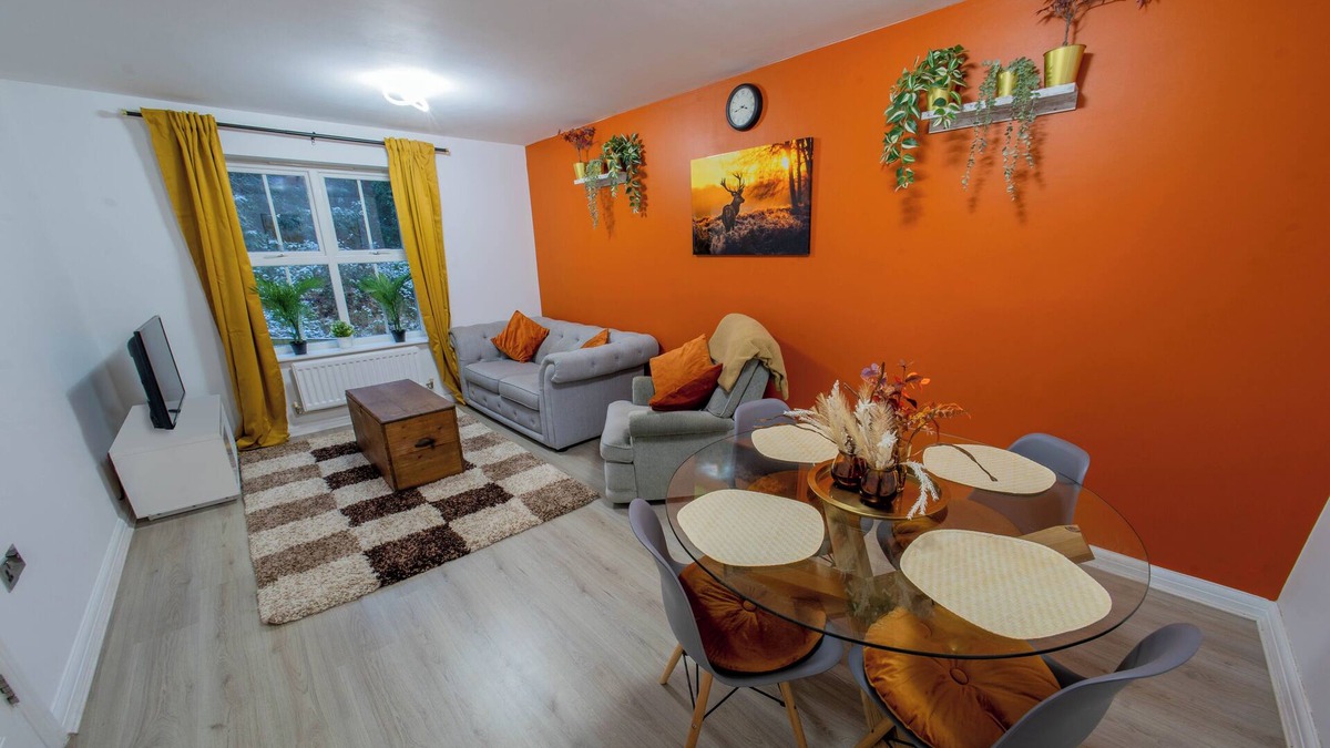 Royal Tunbridge Wells Apartment | Spacious & Central Ground Floor Apt