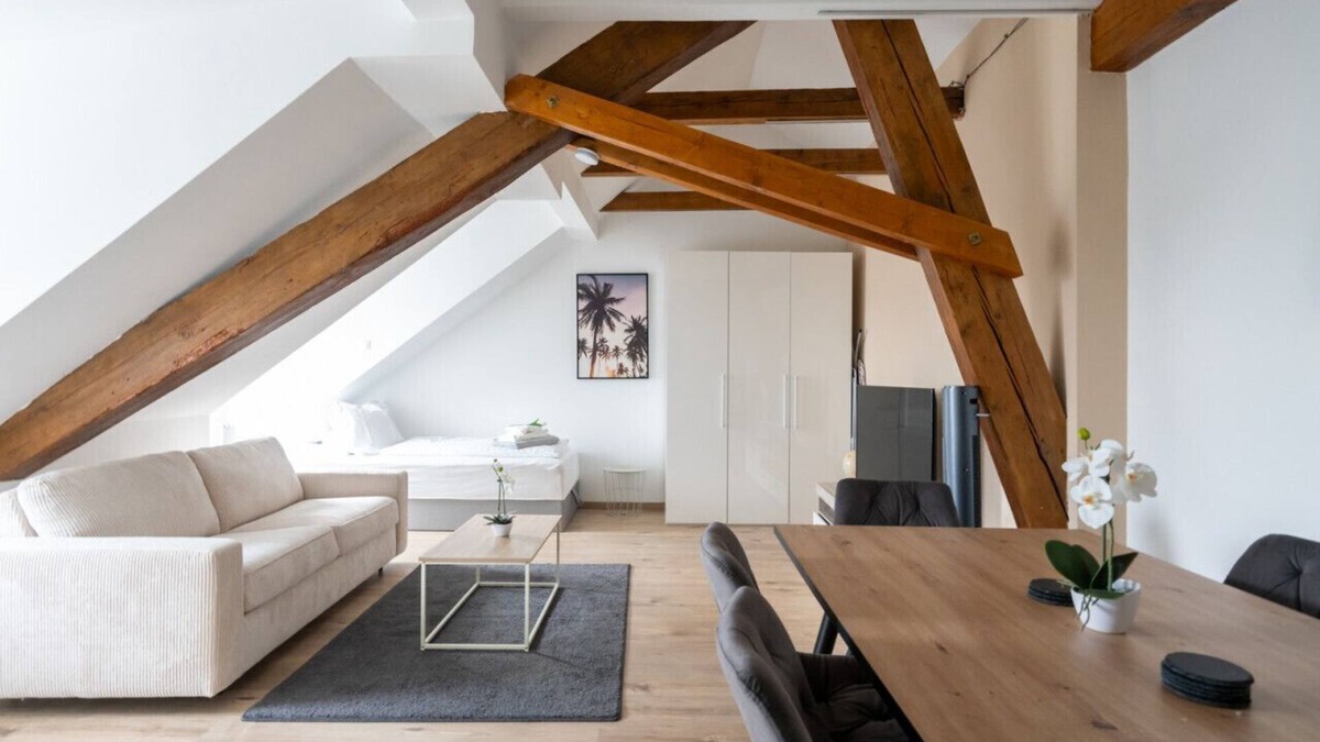 Leoben Apartment | Spacious & Central | 75m² | 7 Guests | Uni&Station